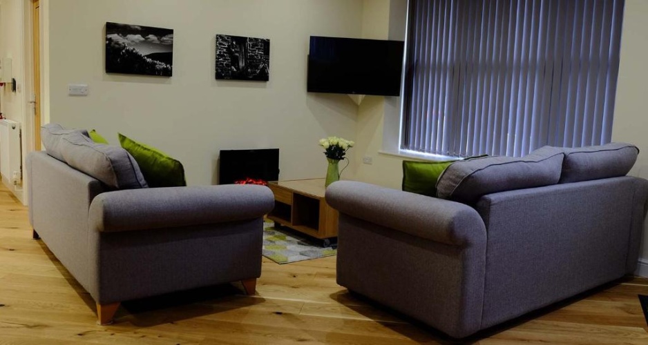 2 Bedrooms Apartment