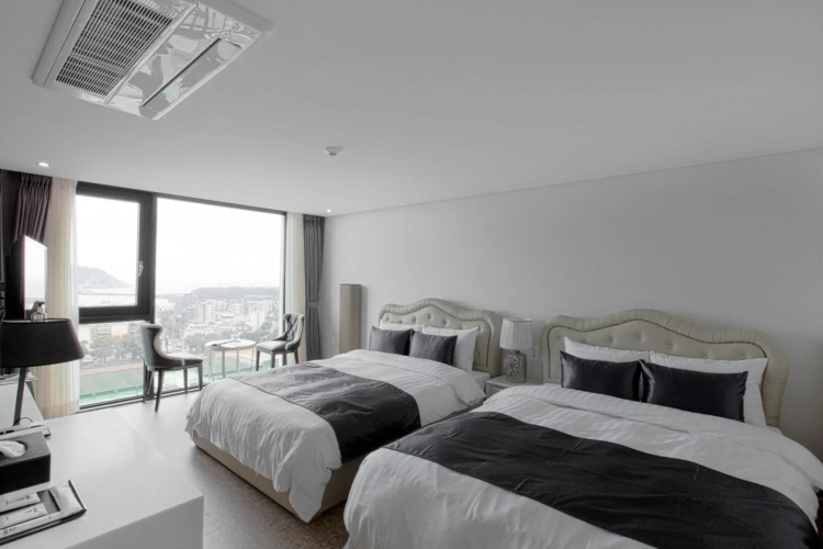 Eins Hotel