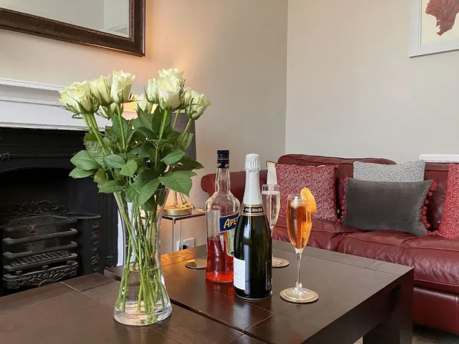 Chic City Centre Georgian Maisonette