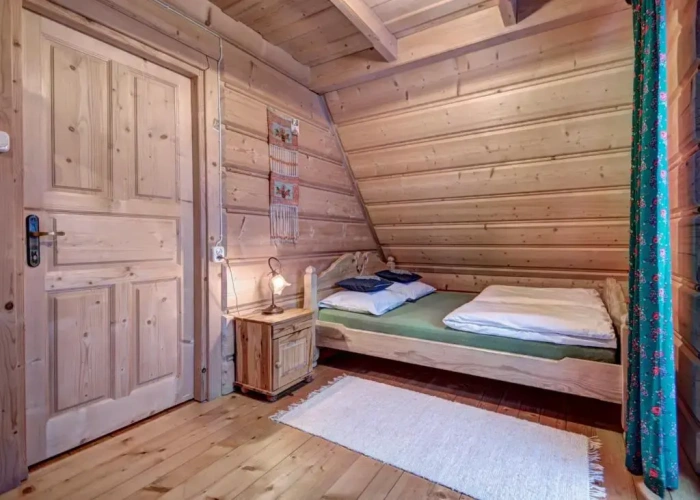 2 Bedrooms Chalet
