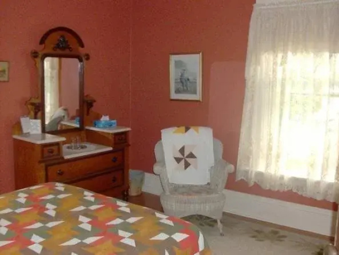 Spillett House B & B