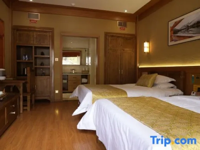 4 Bedrooms Villa