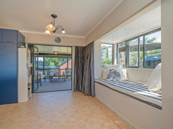 Bach on Boulevard - Pauanui Holiday Home