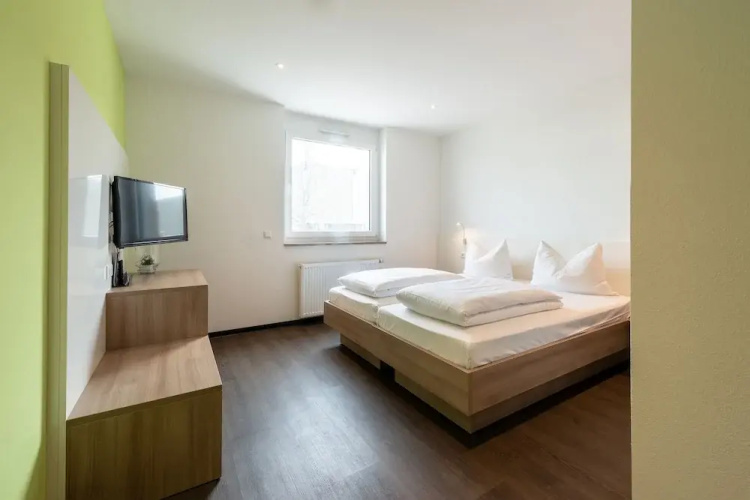a2 HOTELS DENKENDORF