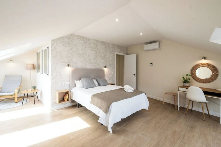 2 Bedrooms Standard Family Duplex room with city view