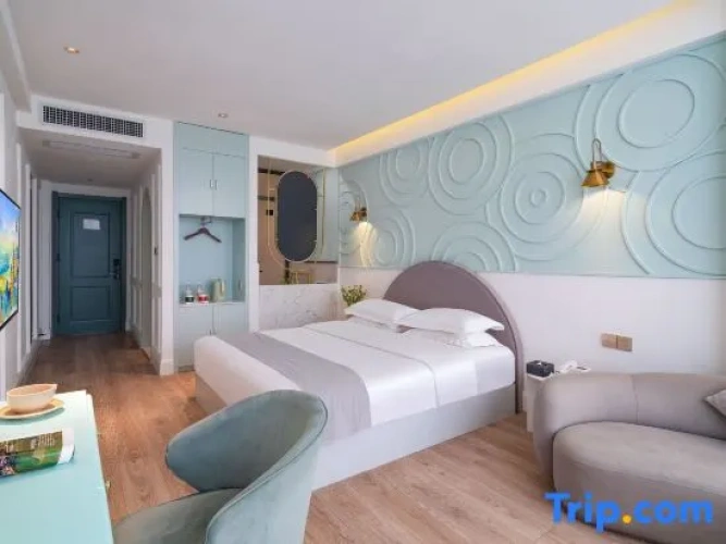 Standard Double room with street view
