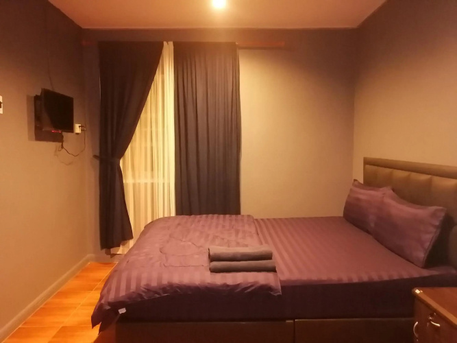 airport house