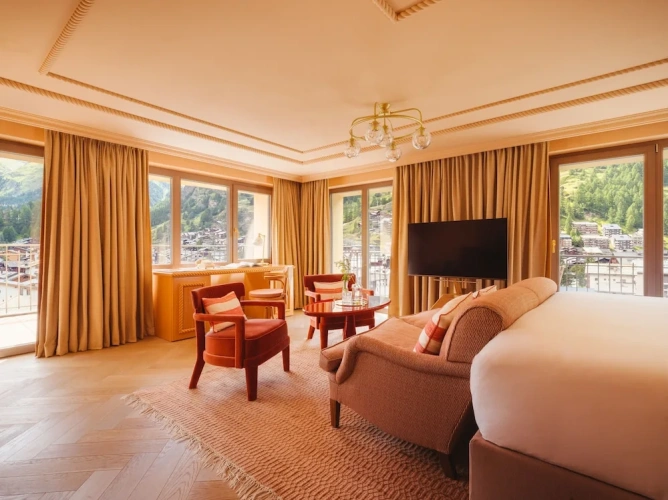 Grand Junior Suite with balcony