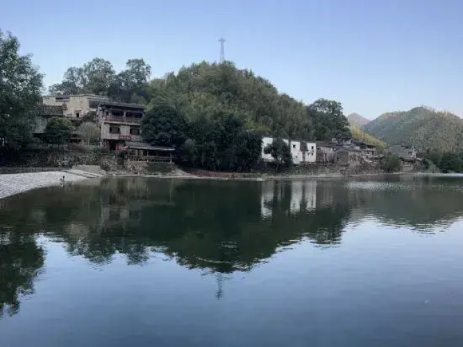 Riverside Warm Hostel