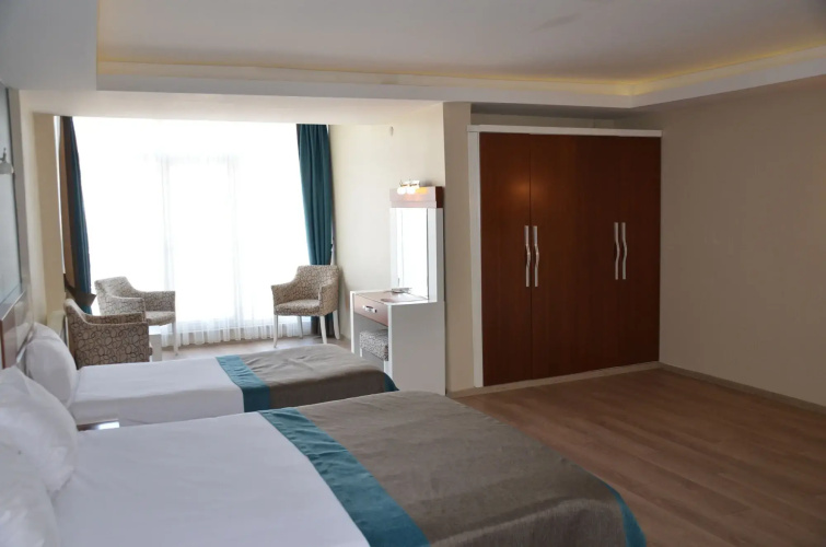 Grand Ahos Hotel