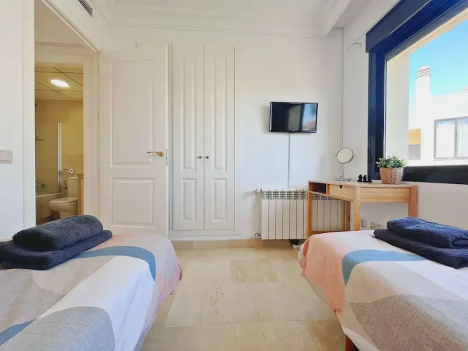 Casa Mila Roda Sleeps 4 With Pool