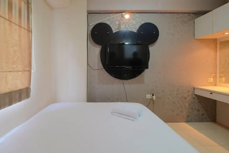 Emerald Functional 2BR Apartment Gading Nias