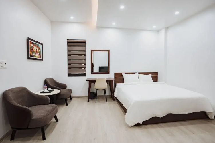 The Eastern Hotel & Apartment