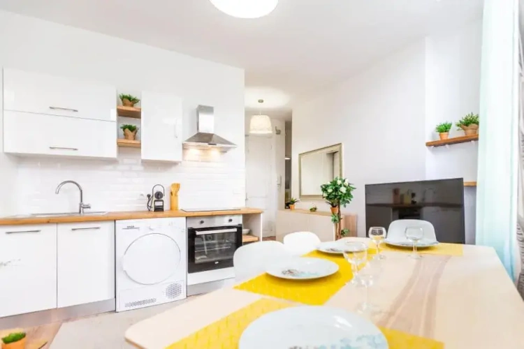 2 Bedrooms Apartment