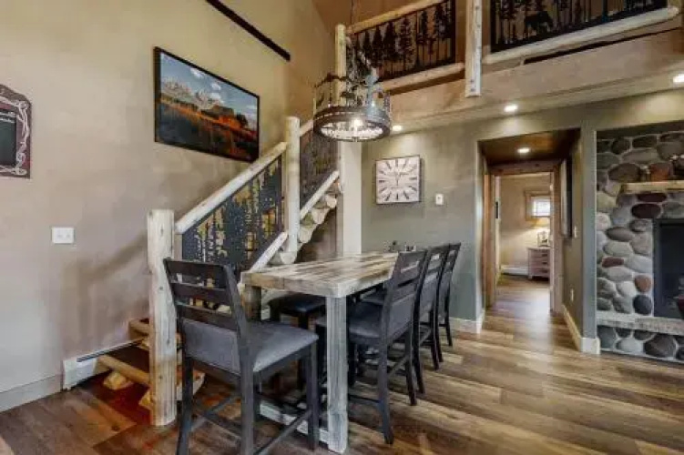 Saddle Creek 1755