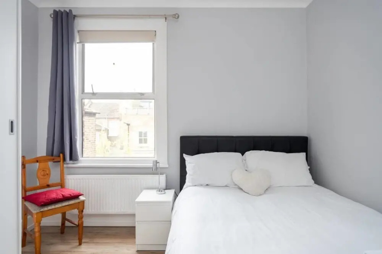 Fresh 2 Bedroom Flat by the River Thames