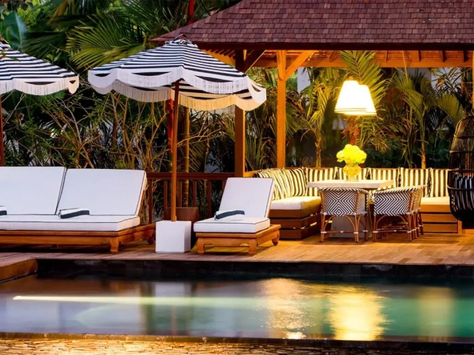 5 Bedrooms Villa
