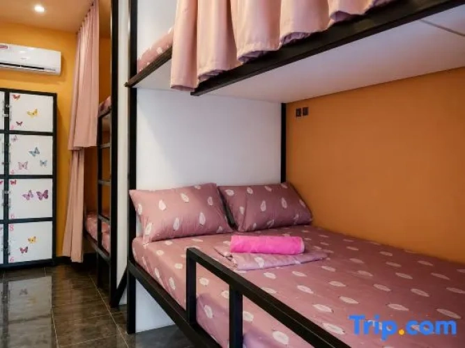 Bed in Dorm