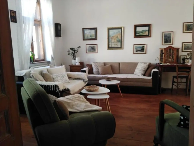 3 Bedrooms Cottage