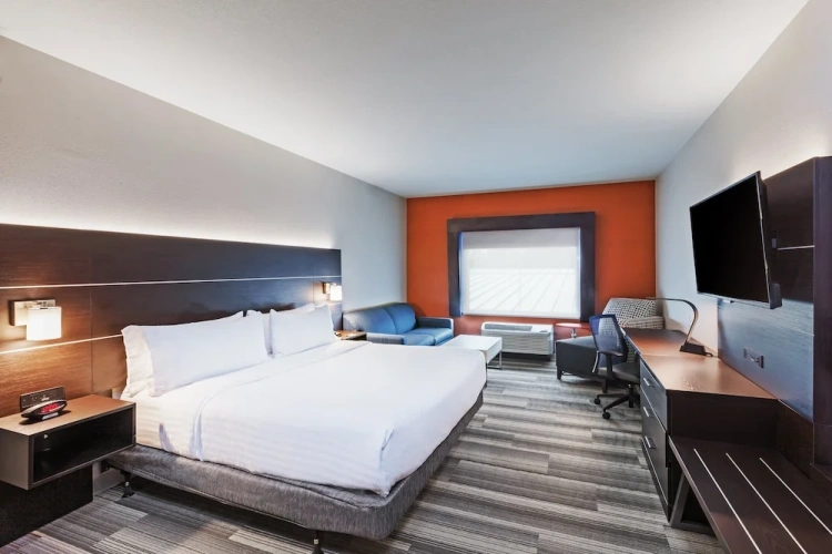 Quadruple Suite