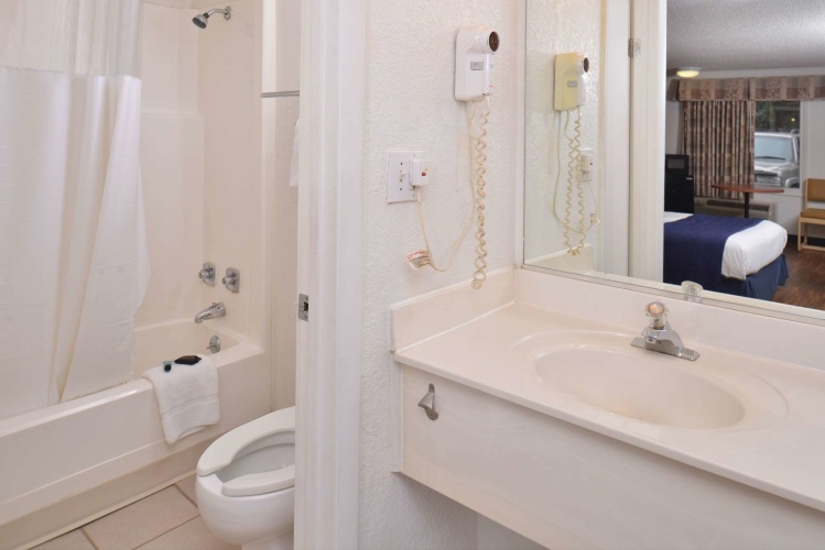 Americas Best Value Inn & Suites Jackson, Mi photo 8