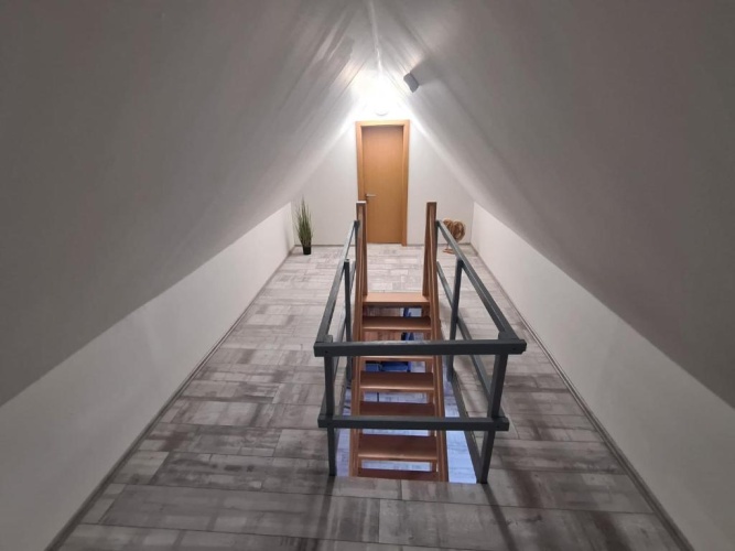 3 Bedrooms Apartment