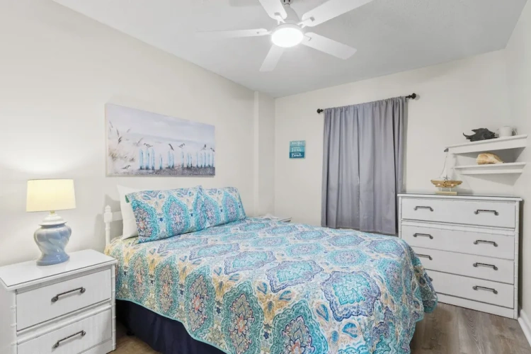 2 Bedrooms Comfort room with balcony and beachfront