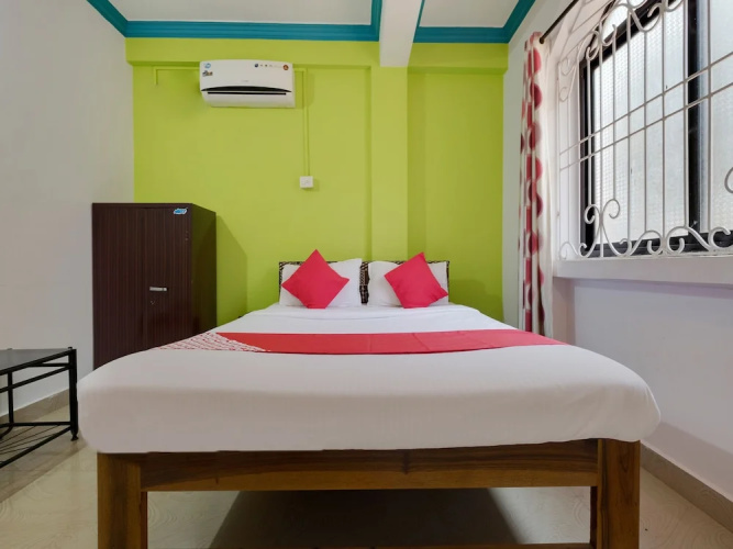 Waves 18 By OYO Rooms