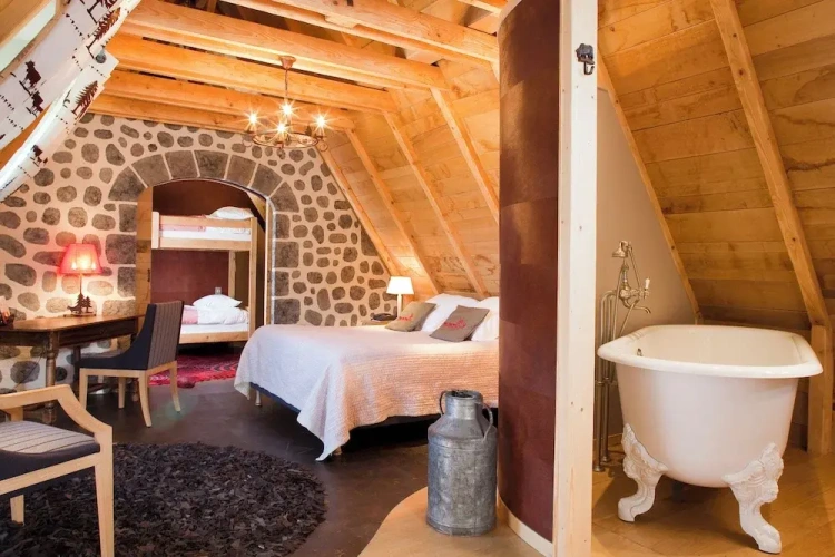 Deluxe Quadruple room