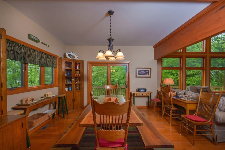 Lake House 4 Bedroom House