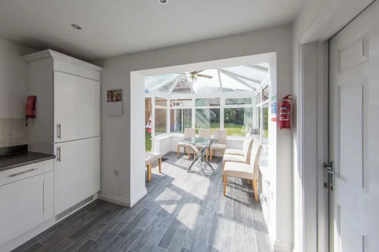 5 Bed Detached House - Sleeps 14