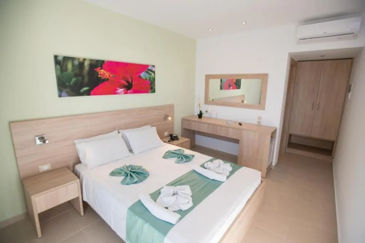 Superior Double room with pool view