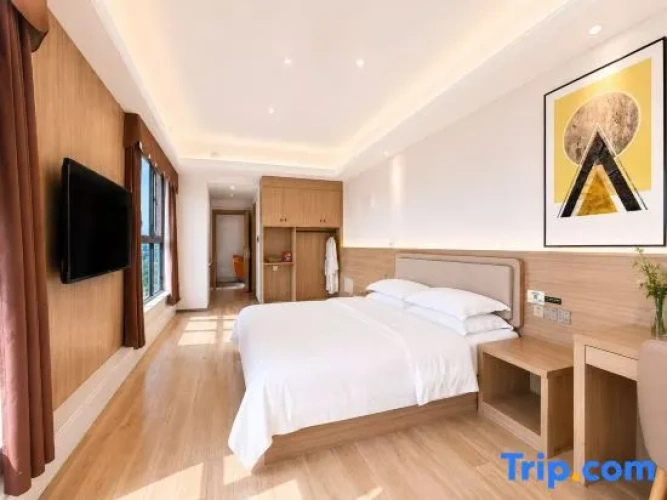 Standard Double room with city view