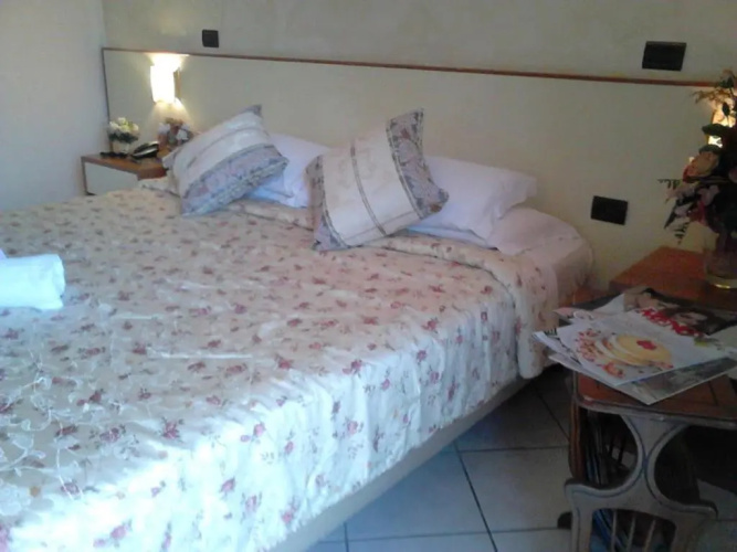 Hotel Happy Days