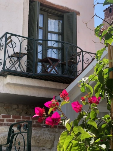 Deluxe Triple room with balcony