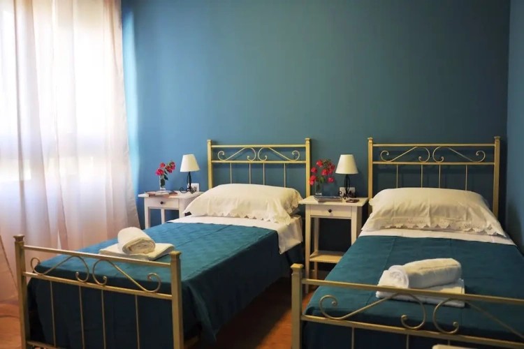 Standard Twin room with garden view