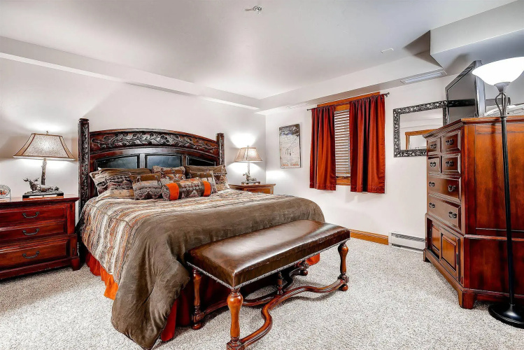 Lion Square Lodge