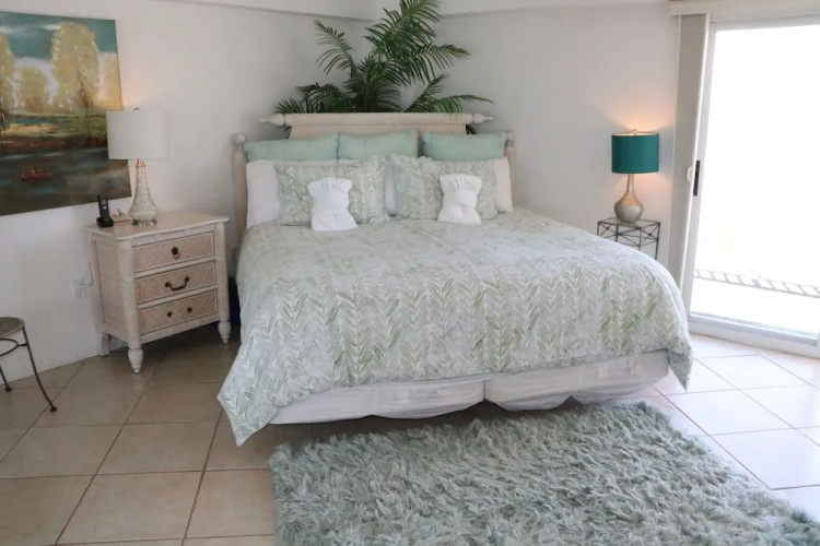Jamaica Royale - 803 - 2 Br Condo