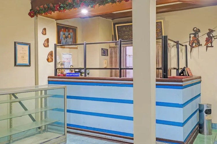 OYO 94802 Hotel Prima