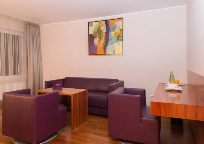 Pakat Suites
