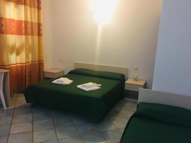 Standard Triple room