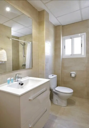 Standard Twin room with balcony