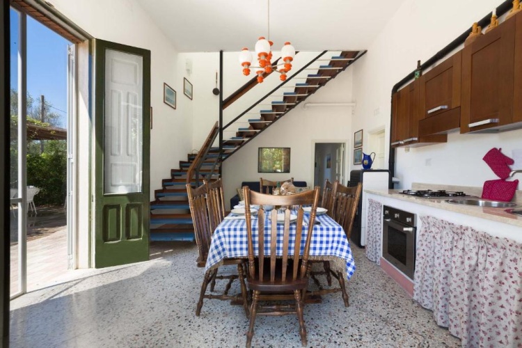 4 Bedrooms Cottage