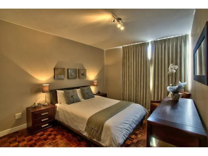 437 St Martini Gardens