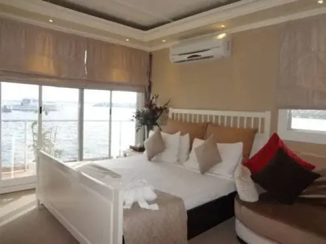Jawhara Floating House
