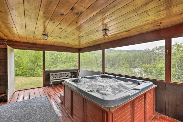 3 Bedrooms Cottage with balcony
