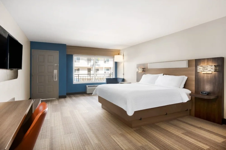 Standard Double room with pool view