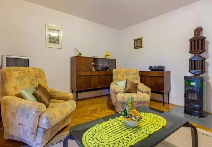 3 Bedrooms Cottage