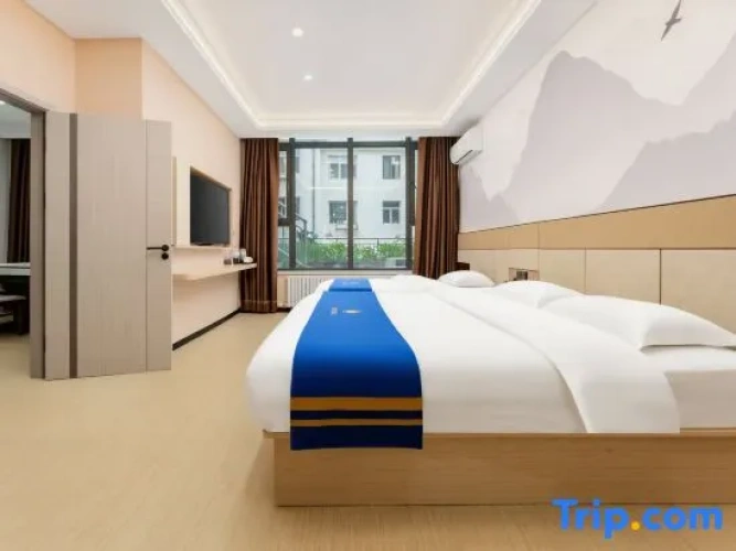 1 Bedroom Deluxe Suite