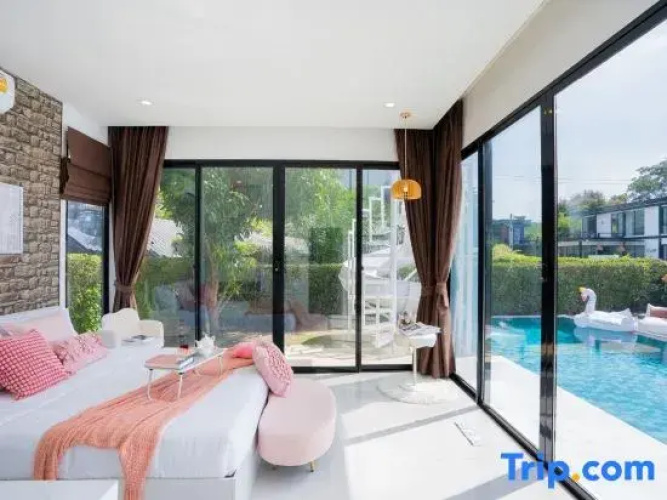 Chloe Pool Villa